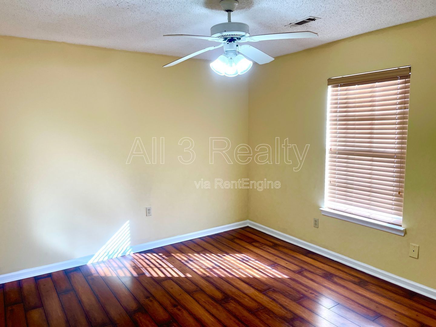 Welcome to this beautiful 3-bedroom, 2-bathroom house located in the desirable area of Jonesboro, GA. property image