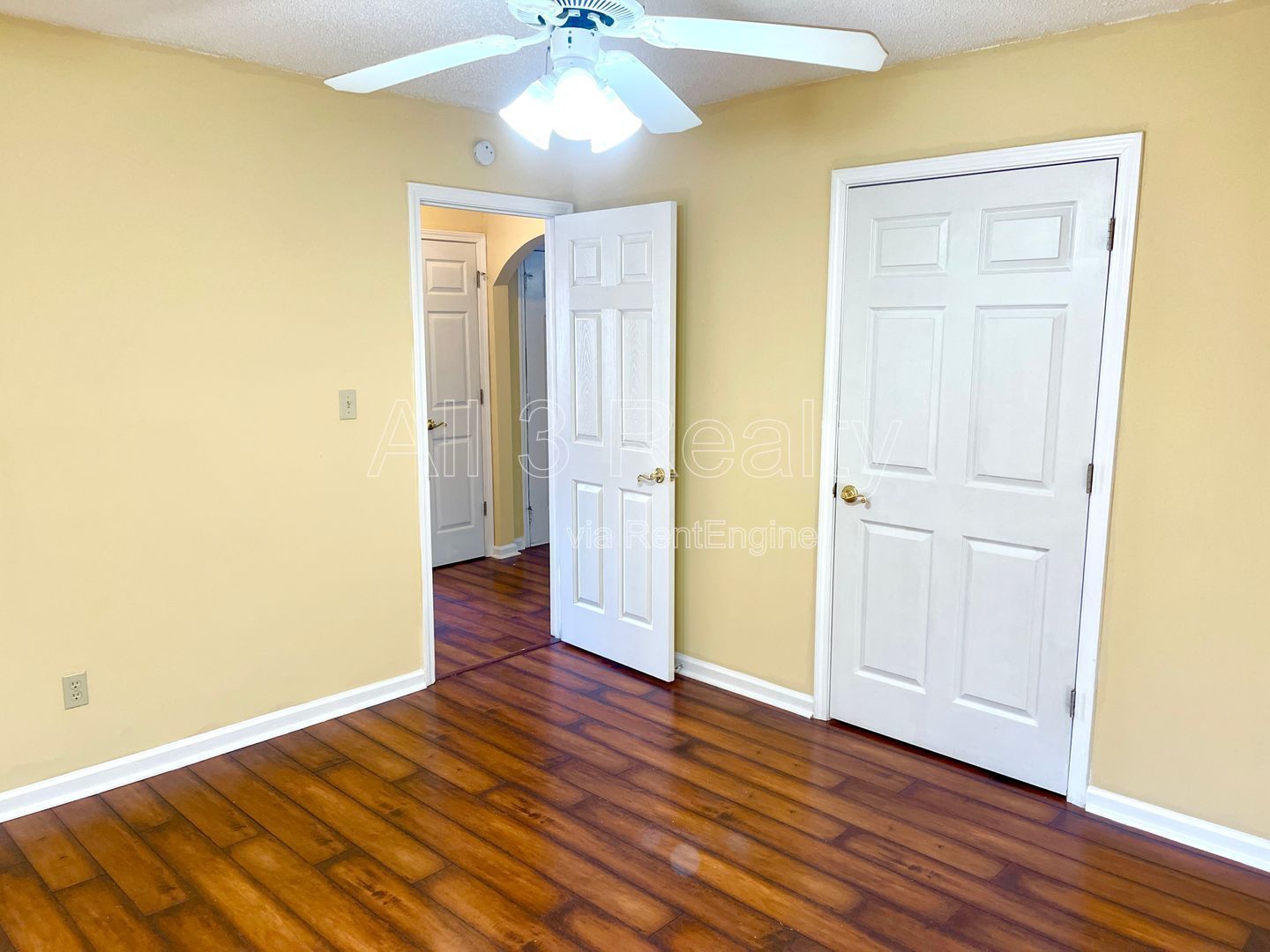 Welcome to this beautiful 3-bedroom, 2-bathroom house located in the desirable area of Jonesboro, GA. property image