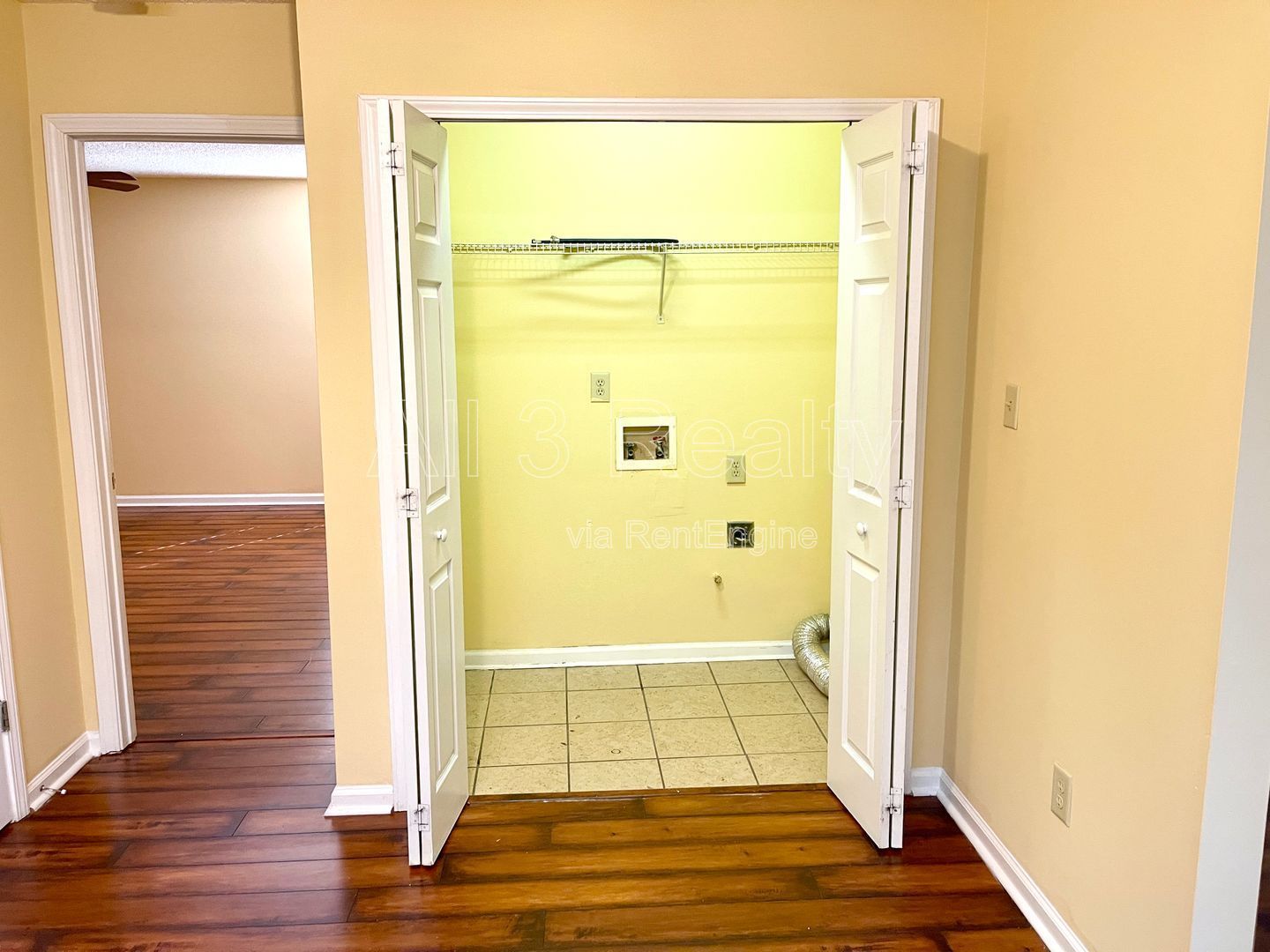 Welcome to this beautiful 3-bedroom, 2-bathroom house located in the desirable area of Jonesboro, GA. property image