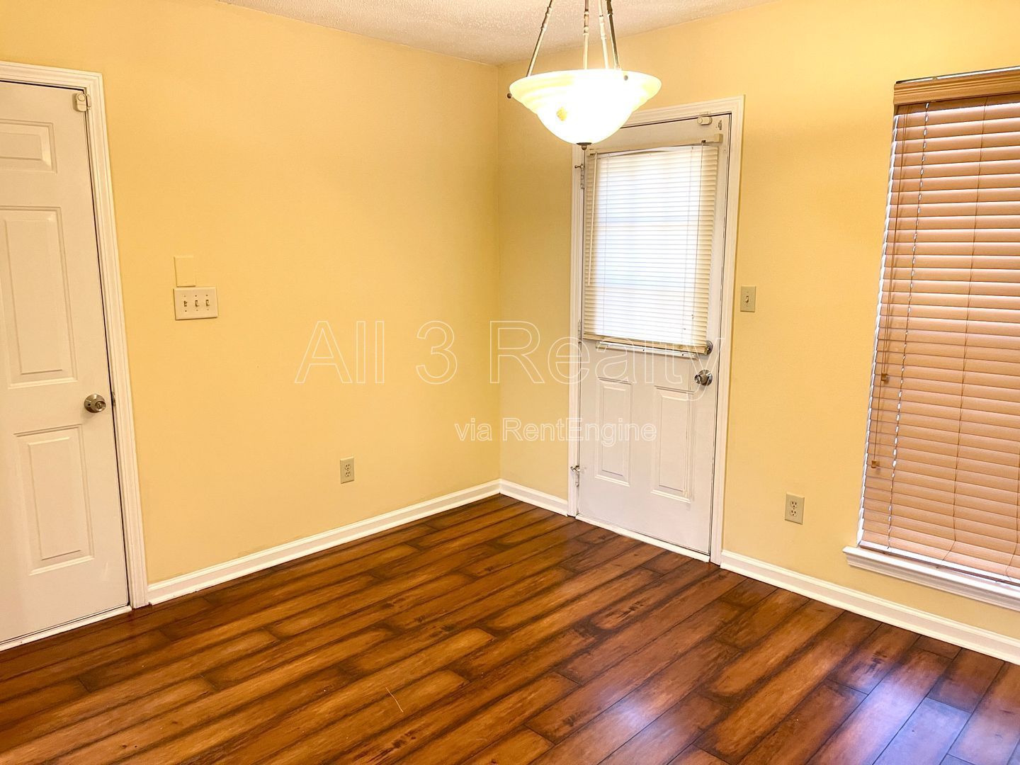 Welcome to this beautiful 3-bedroom, 2-bathroom house located in the desirable area of Jonesboro, GA. property image