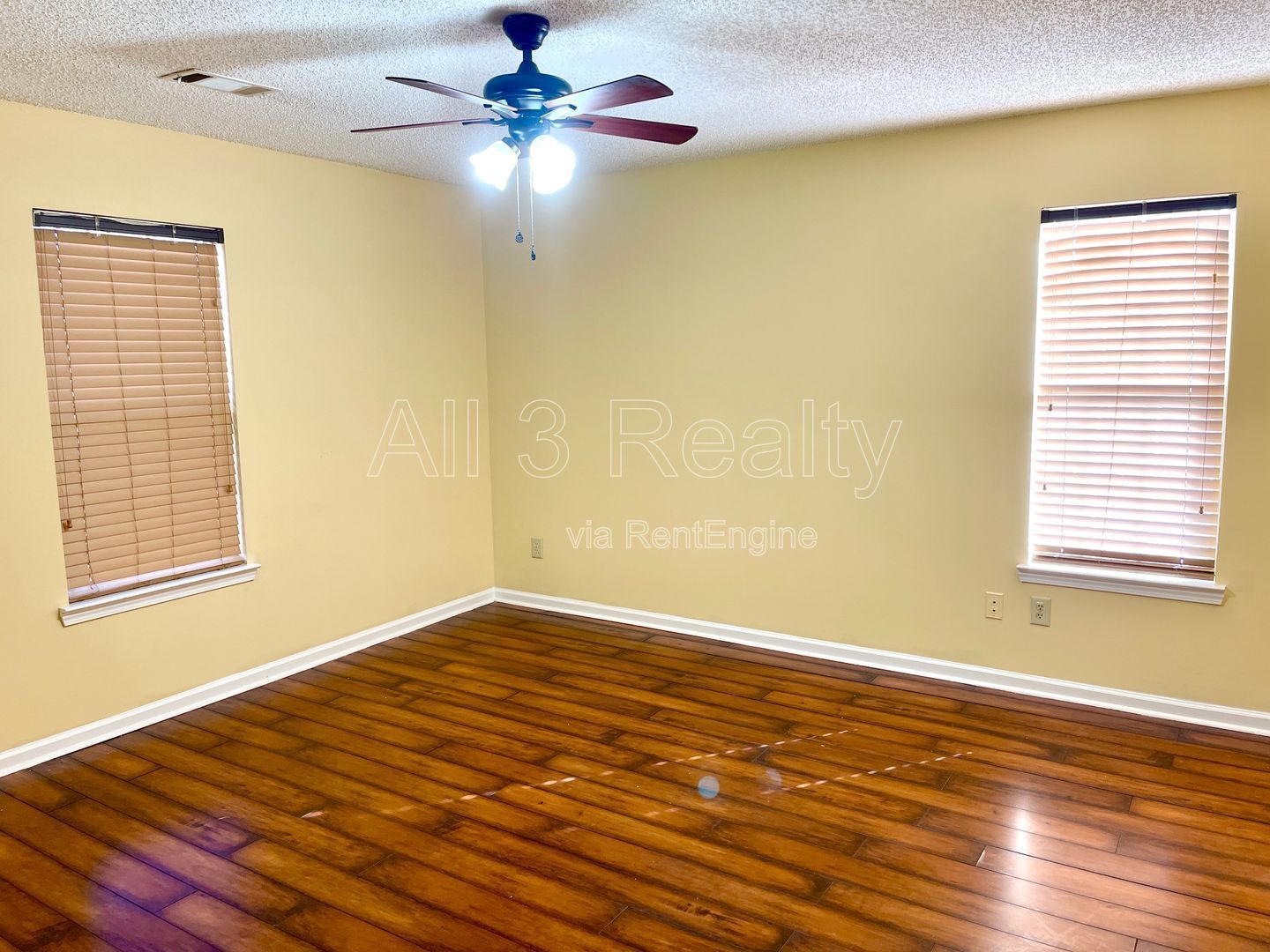 Welcome to this beautiful 3-bedroom, 2-bathroom house located in the desirable area of Jonesboro, GA. property image