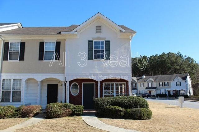 What A Location! Corner Unit! This 2-bedroom, 2-bath townhome in Riverdale, GA! property image