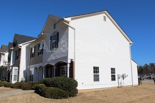 What A Location! Corner Unit! This 2-bedroom, 2-bath townhome in Riverdale, GA! property image