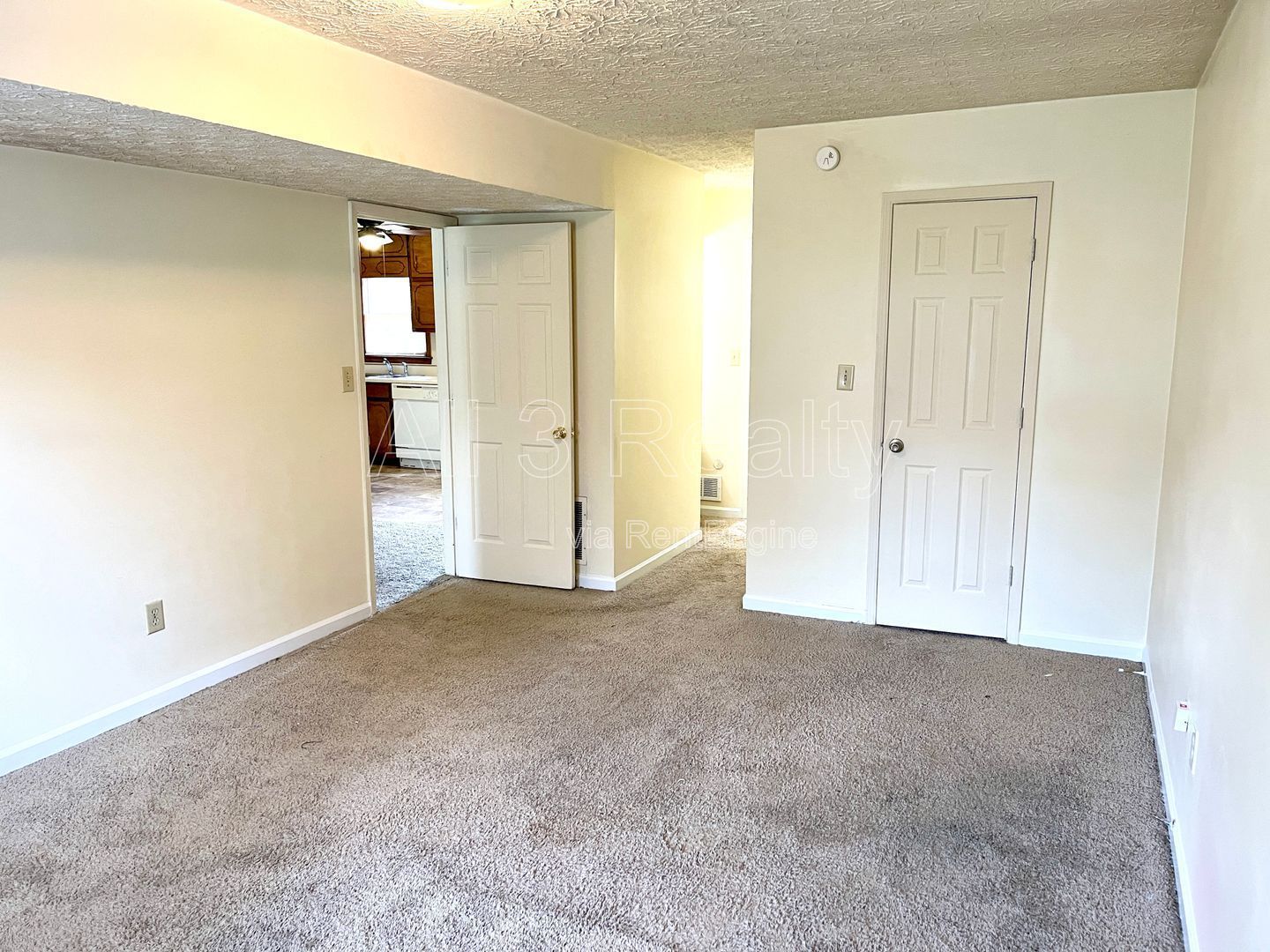 Welcome to this charming 1-bedroom, 1-bathroom unit in Stockbridge, GA. property image