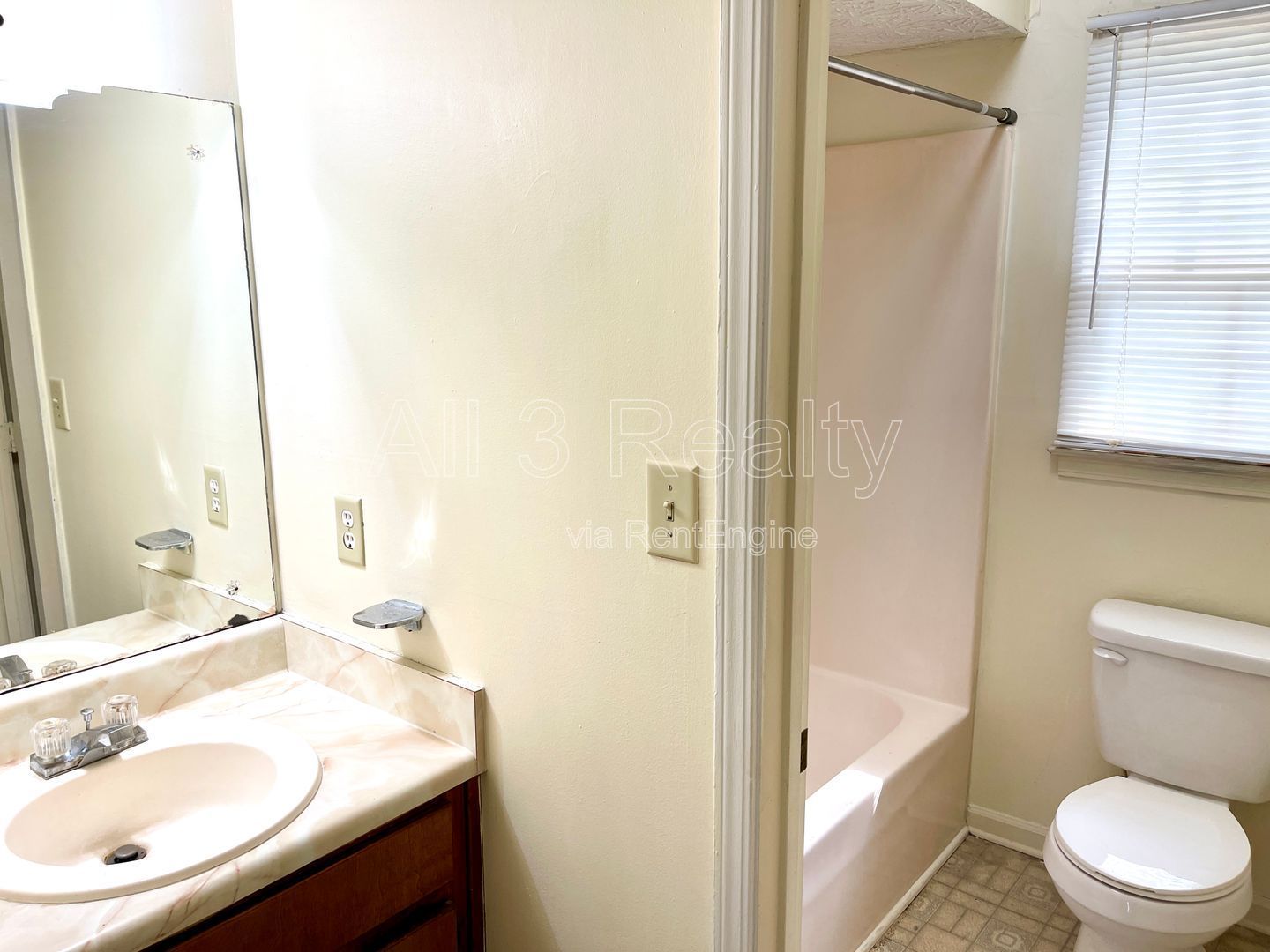 Welcome to this charming 1-bedroom, 1-bathroom unit in Stockbridge, GA. property image
