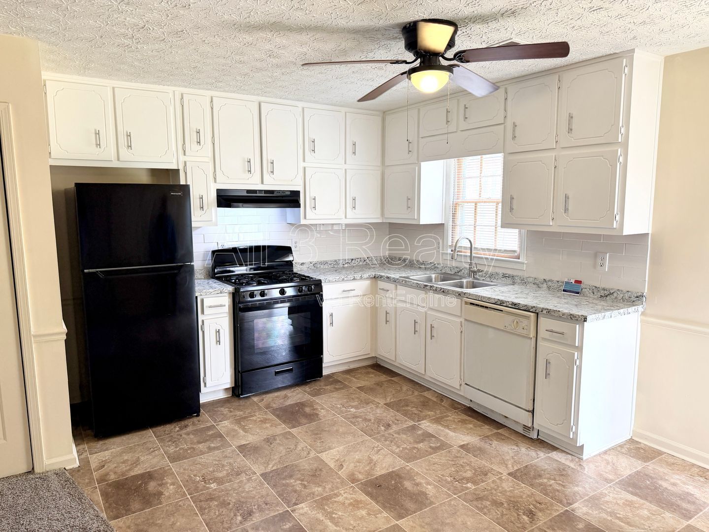 Welcome to this charming 1-bedroom, 1-bathroom unit in Stockbridge, GA. property image