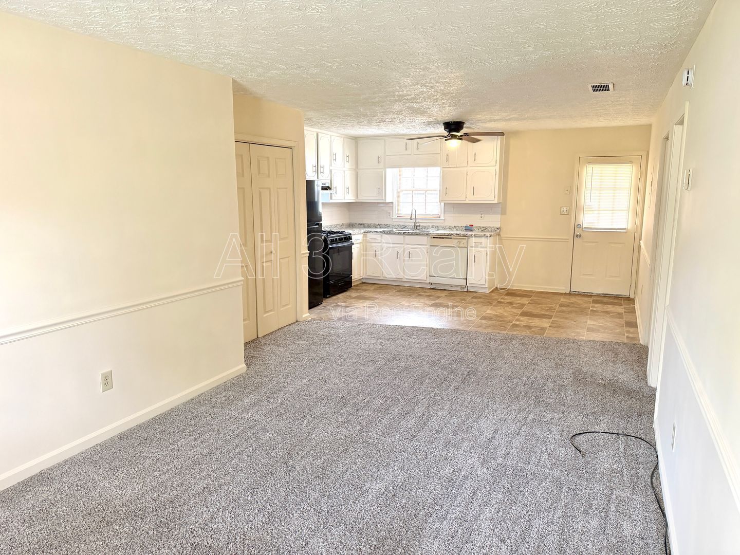 Welcome to this charming 1-bedroom, 1-bathroom unit in Stockbridge, GA. property image