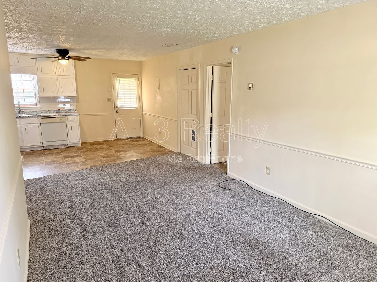 Welcome to this charming 1-bedroom, 1-bathroom unit in Stockbridge, GA. property image