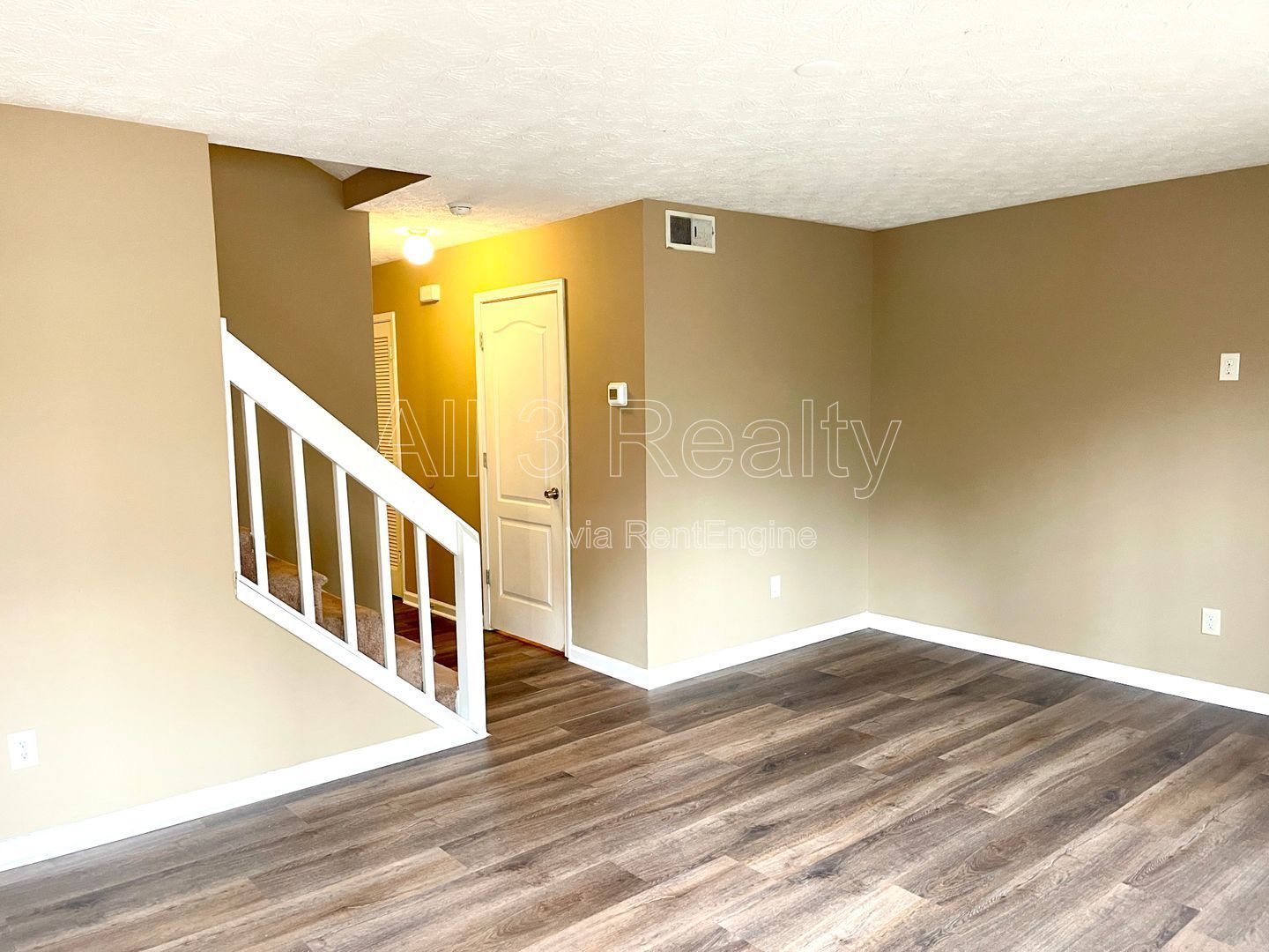 Welcome to this charming and cozy 2-bedroom, 2-bathroom home located in the desirable Fayetteville, GA. This lovely house offers a warm and inviting atmosphere, perfect for your family. property image