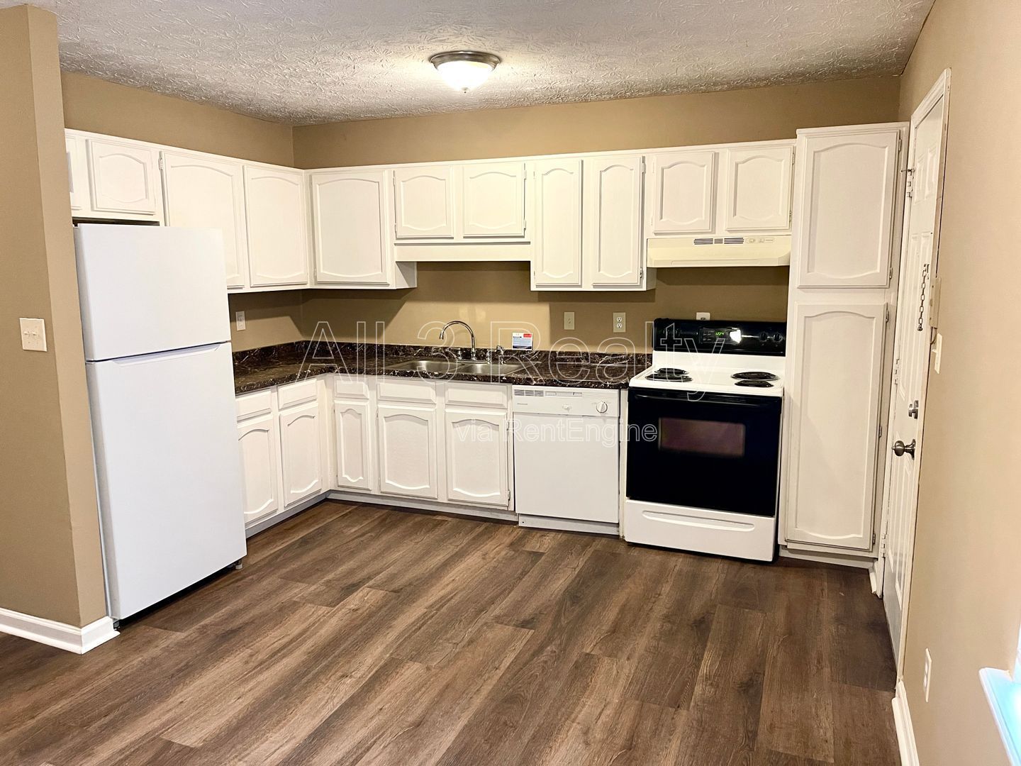 Welcome to this charming and cozy 2-bedroom, 2-bathroom home located in the desirable Fayetteville, GA. This lovely house offers a warm and inviting atmosphere, perfect for your family. property image