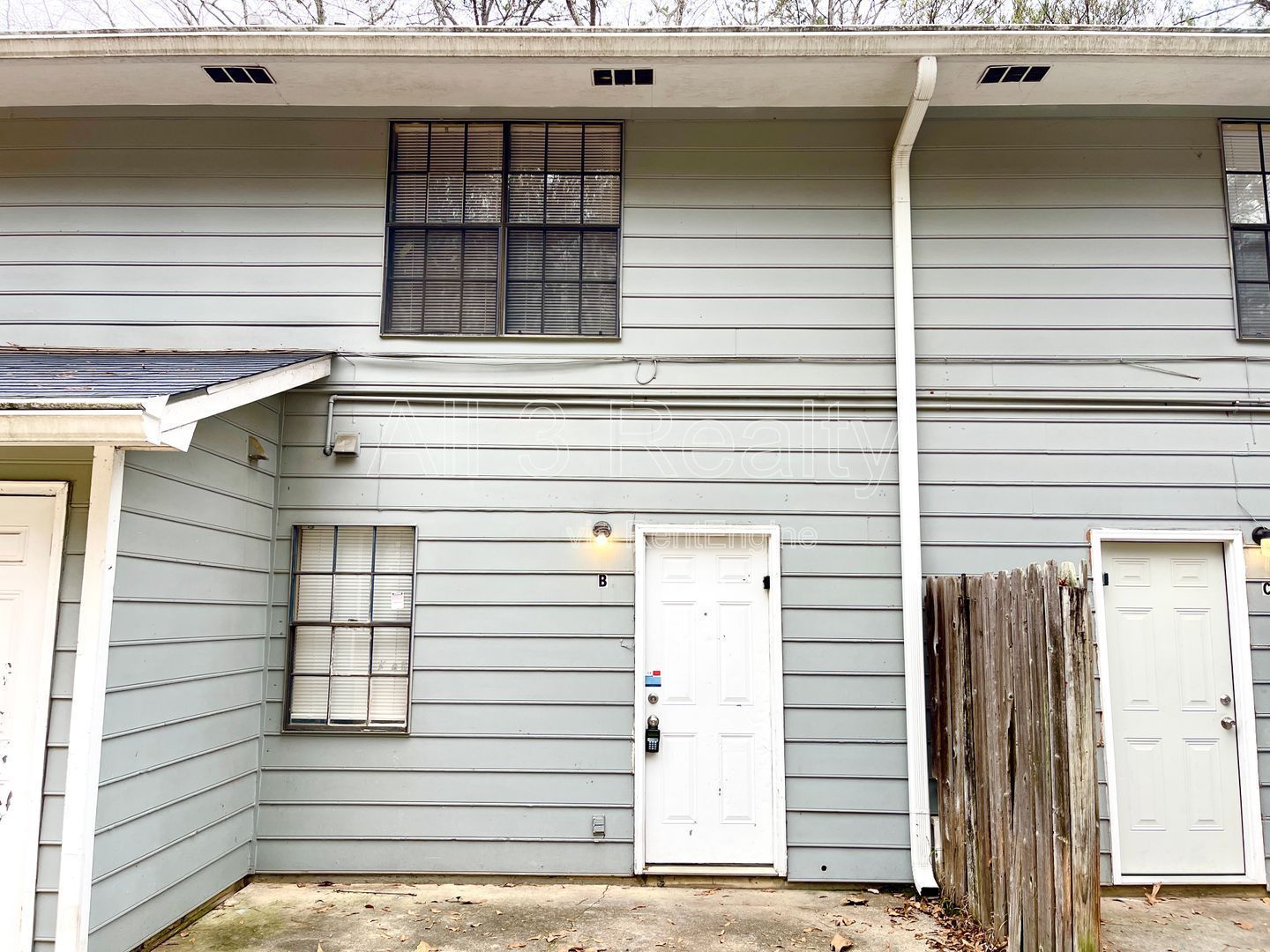 Welcome to this charming and cozy 2-bedroom, 2-bathroom home located in the desirable Fayetteville, GA. This lovely house offers a warm and inviting atmosphere, perfect for your family. property image