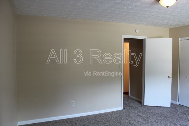 Discover this spacious 2-bedroom, 2-bath home in Fayetteville, GA. property image