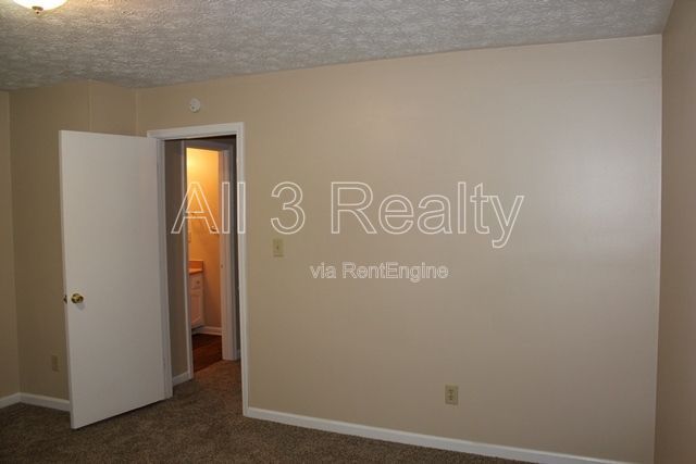 Discover this spacious 2-bedroom, 2-bath home in Fayetteville, GA. property image