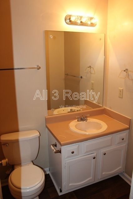 Discover this spacious 2-bedroom, 2-bath home in Fayetteville, GA. property image