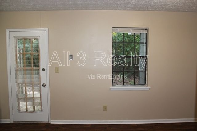 Discover this spacious 2-bedroom, 2-bath home in Fayetteville, GA. property image