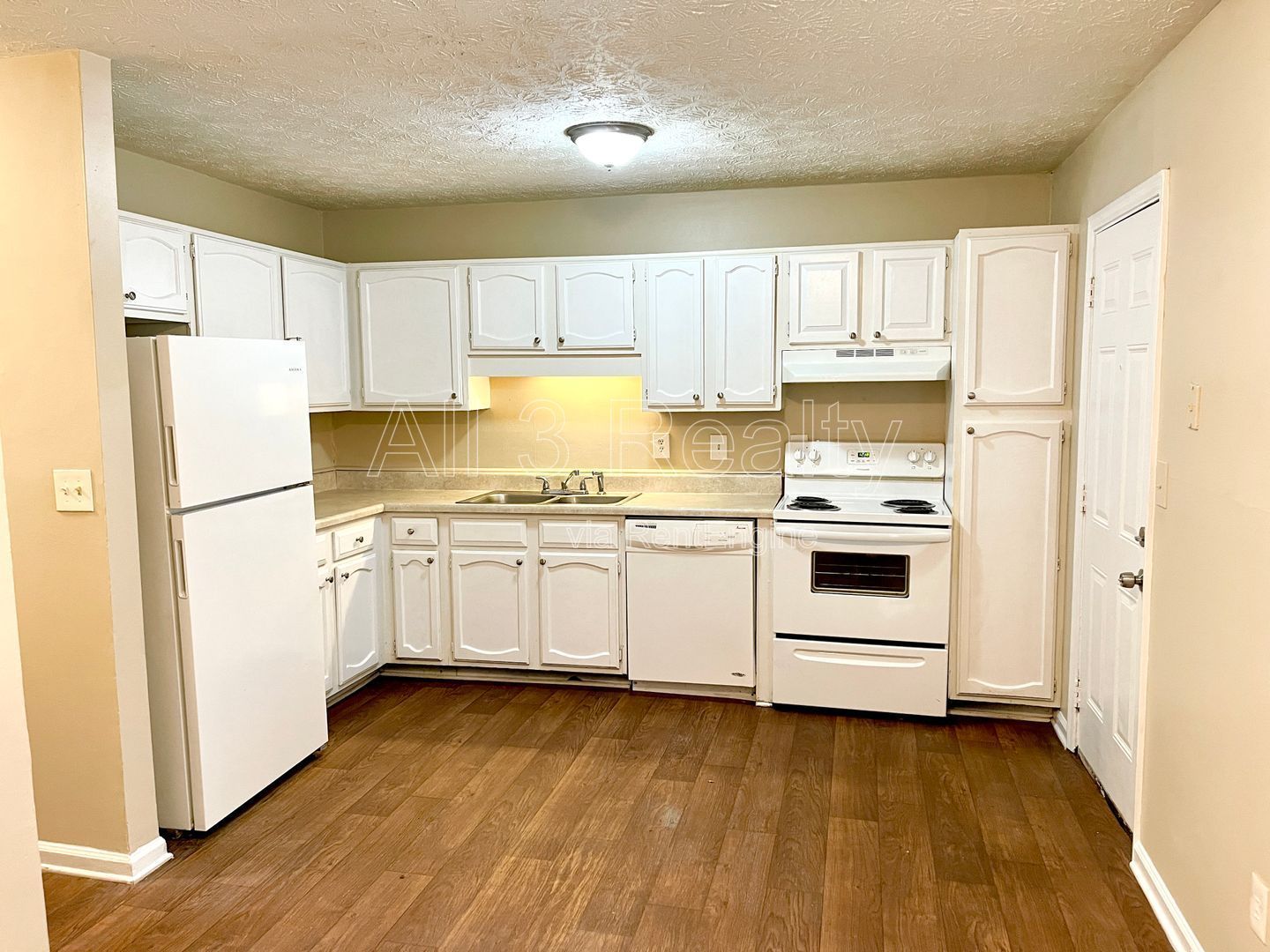 Welcome to this ADORABLE Space, a charming 2 bedroom, 2 bathroom townhome located in Fayetteville, GA property image