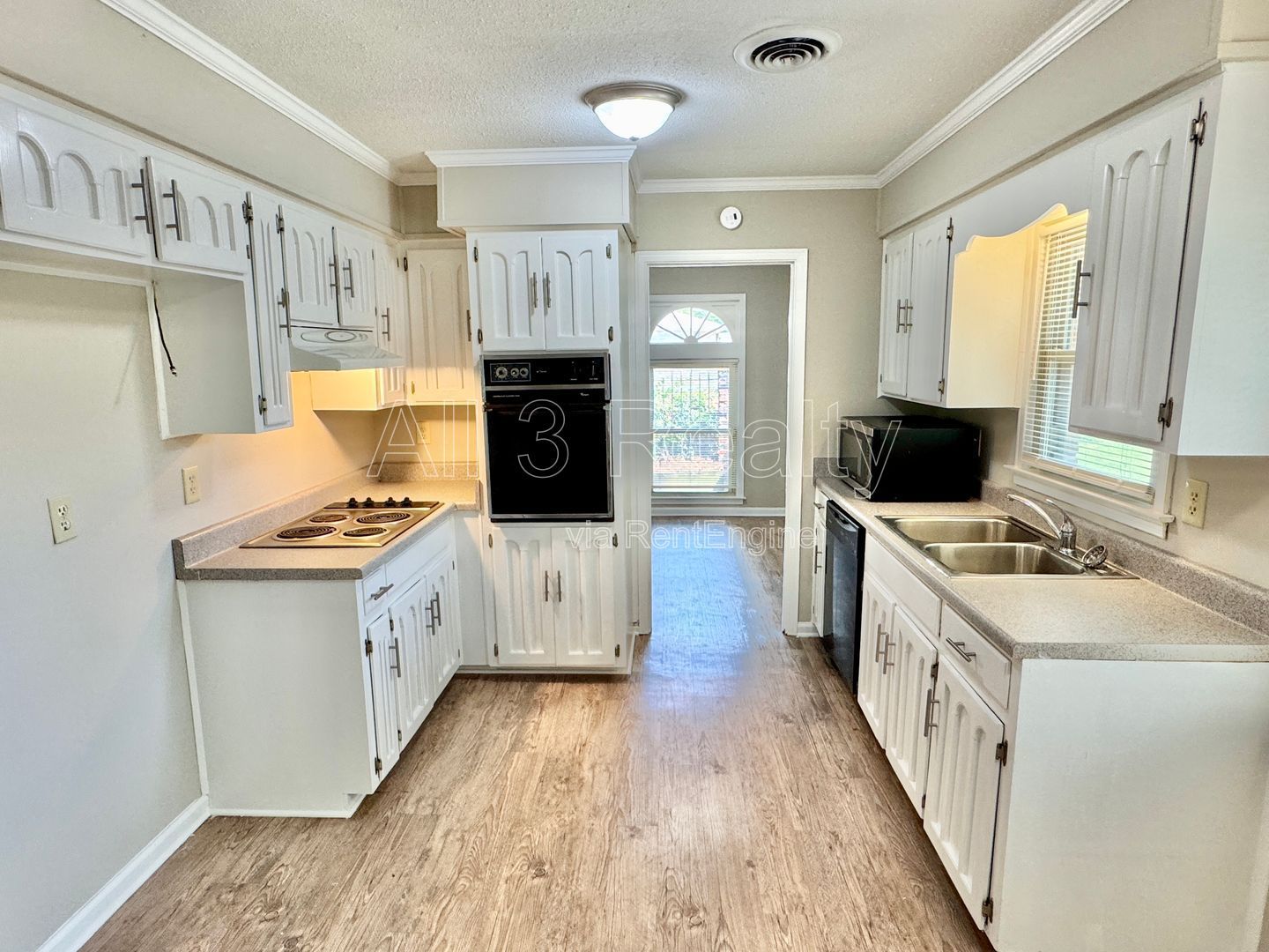 Charming spaces and a yard to love property image