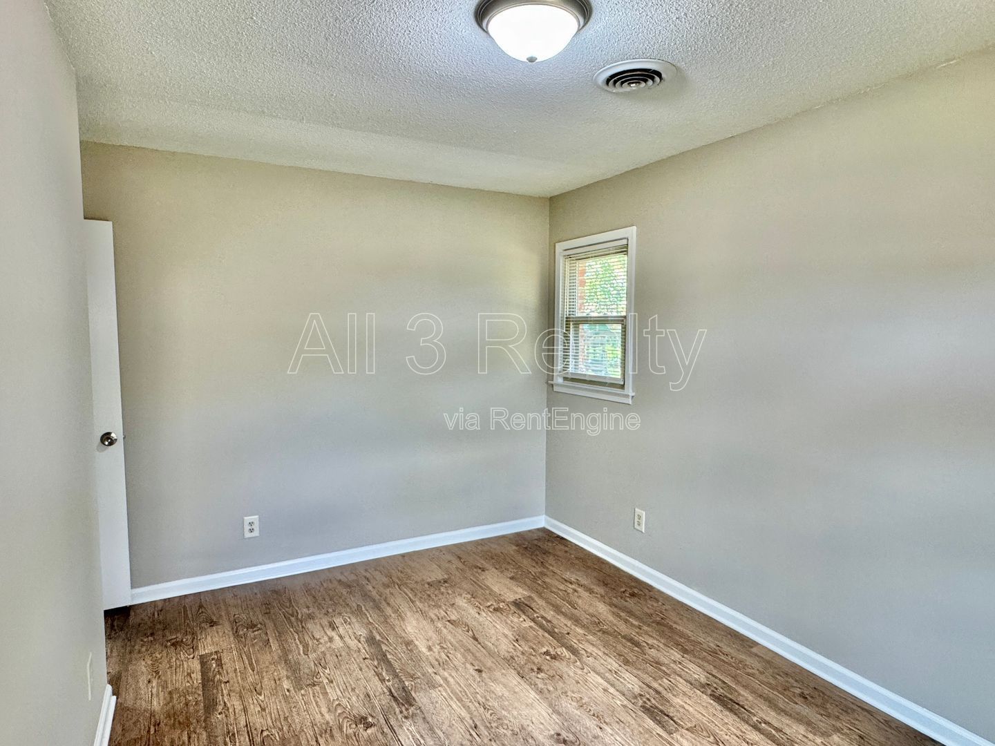 Charming spaces and a yard to love property image