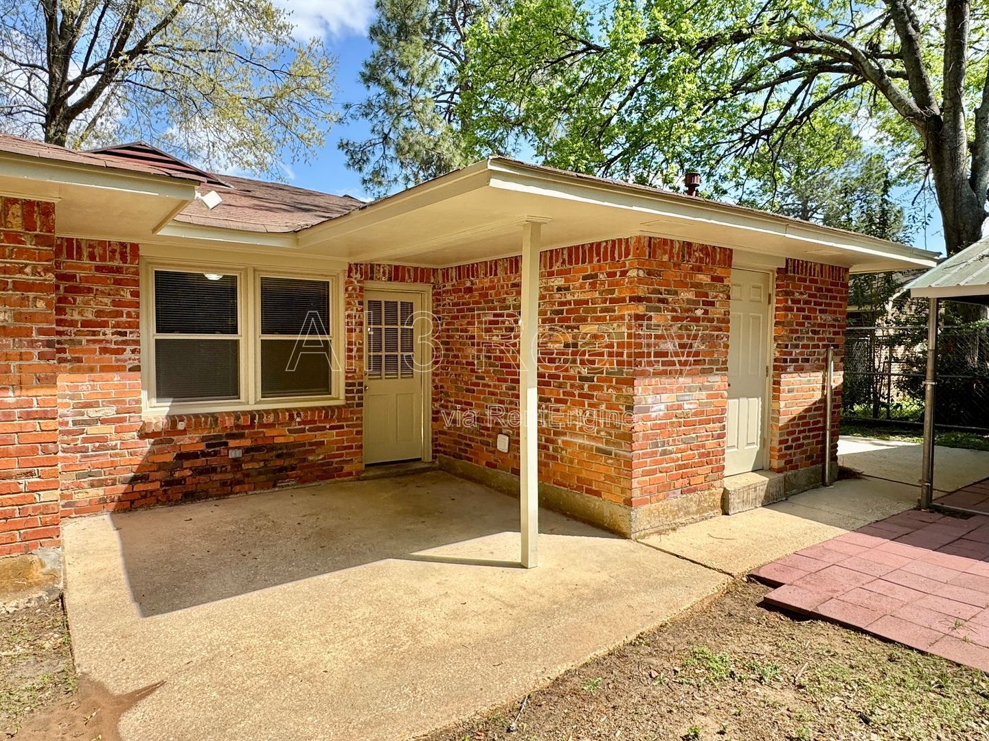 Charming spaces and a yard to love property image