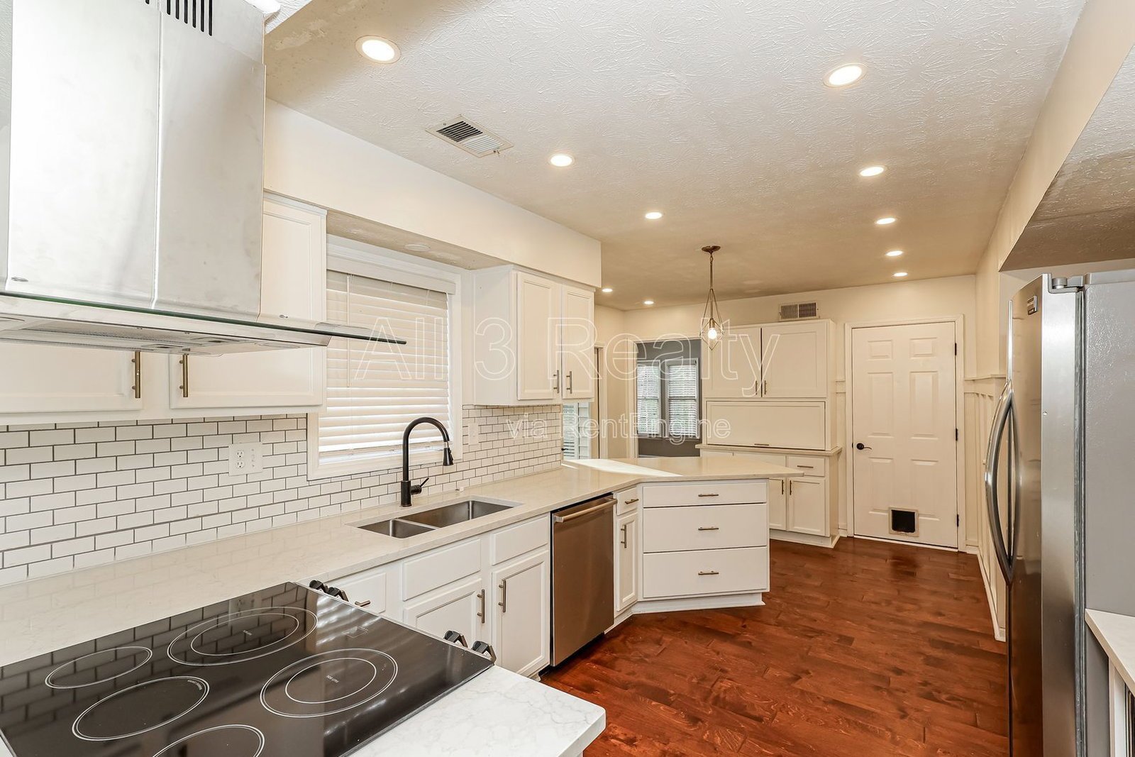 Summer Starts Here in Morallion Hills! 4 Bedroom/2.5 Bath Home in Peachtree City! property image