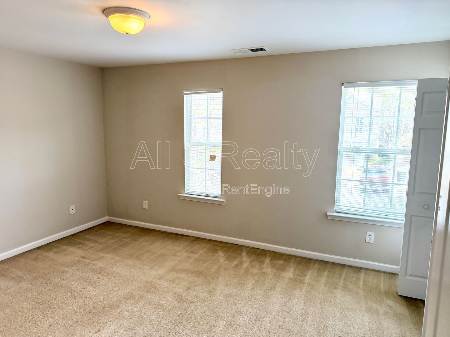 Discover a well-maintained 2-bedroom, 2.5-bath home in Atlanta, GA. property image