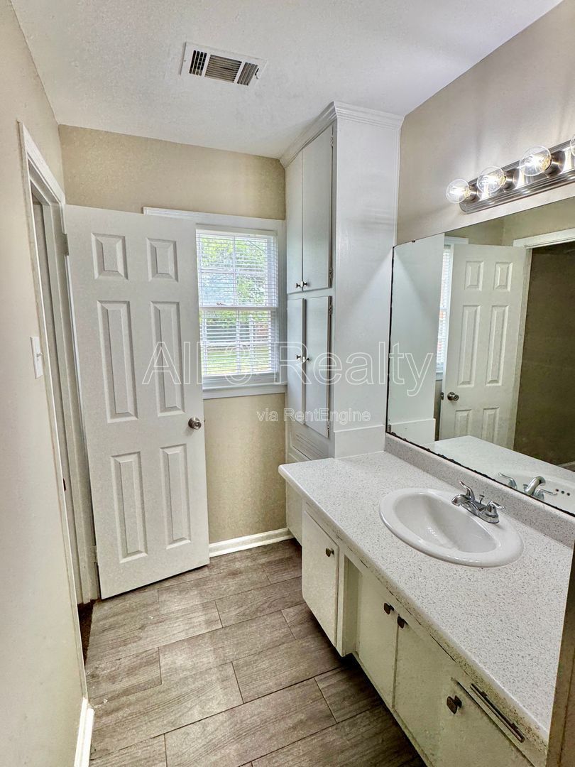 Spacious 5-bedroom property image