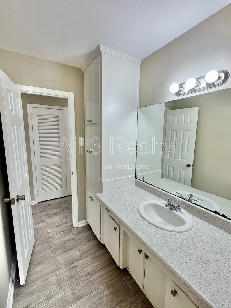 Spacious 5-bedroom property image