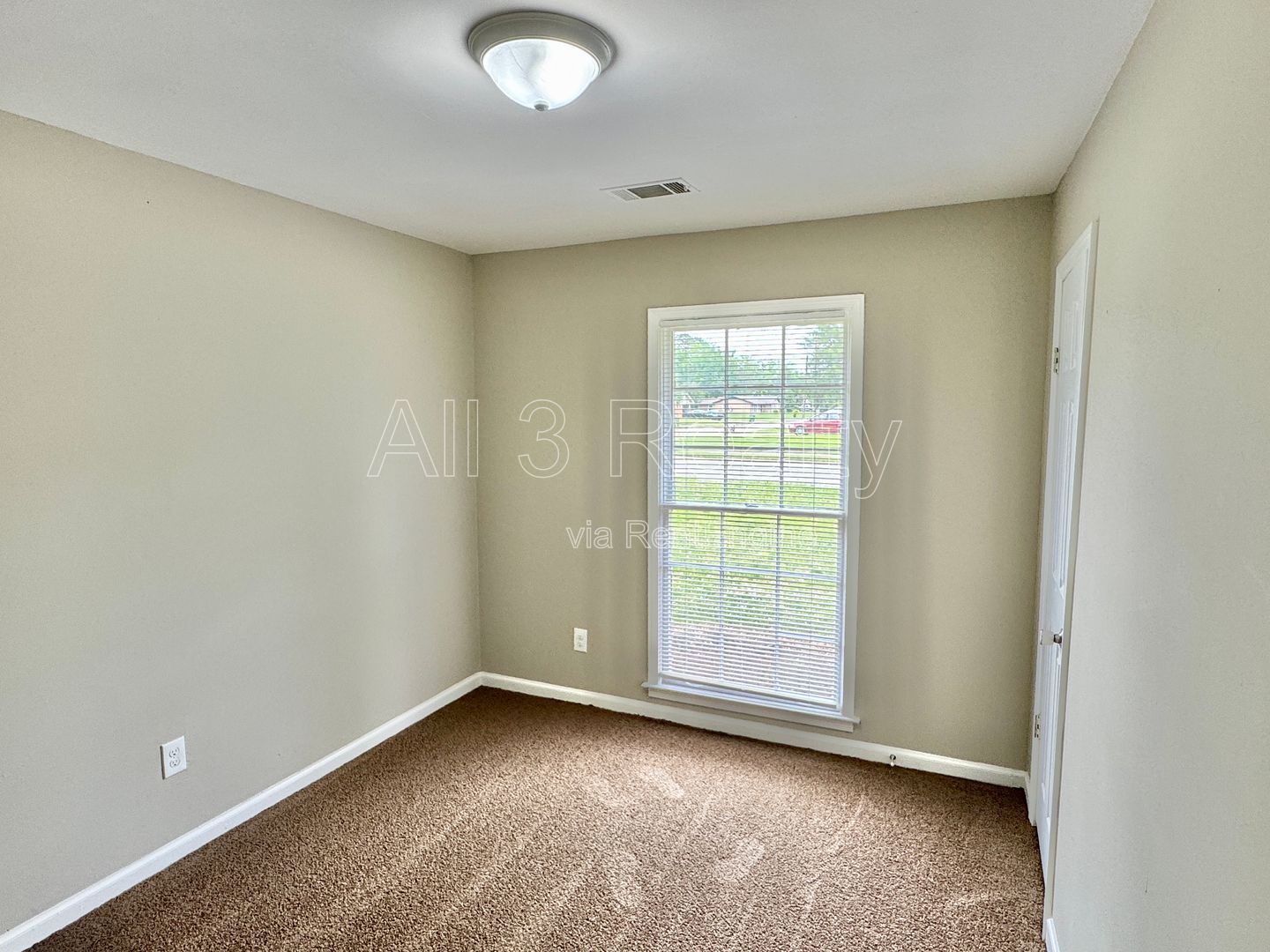 Spacious 5-bedroom property image