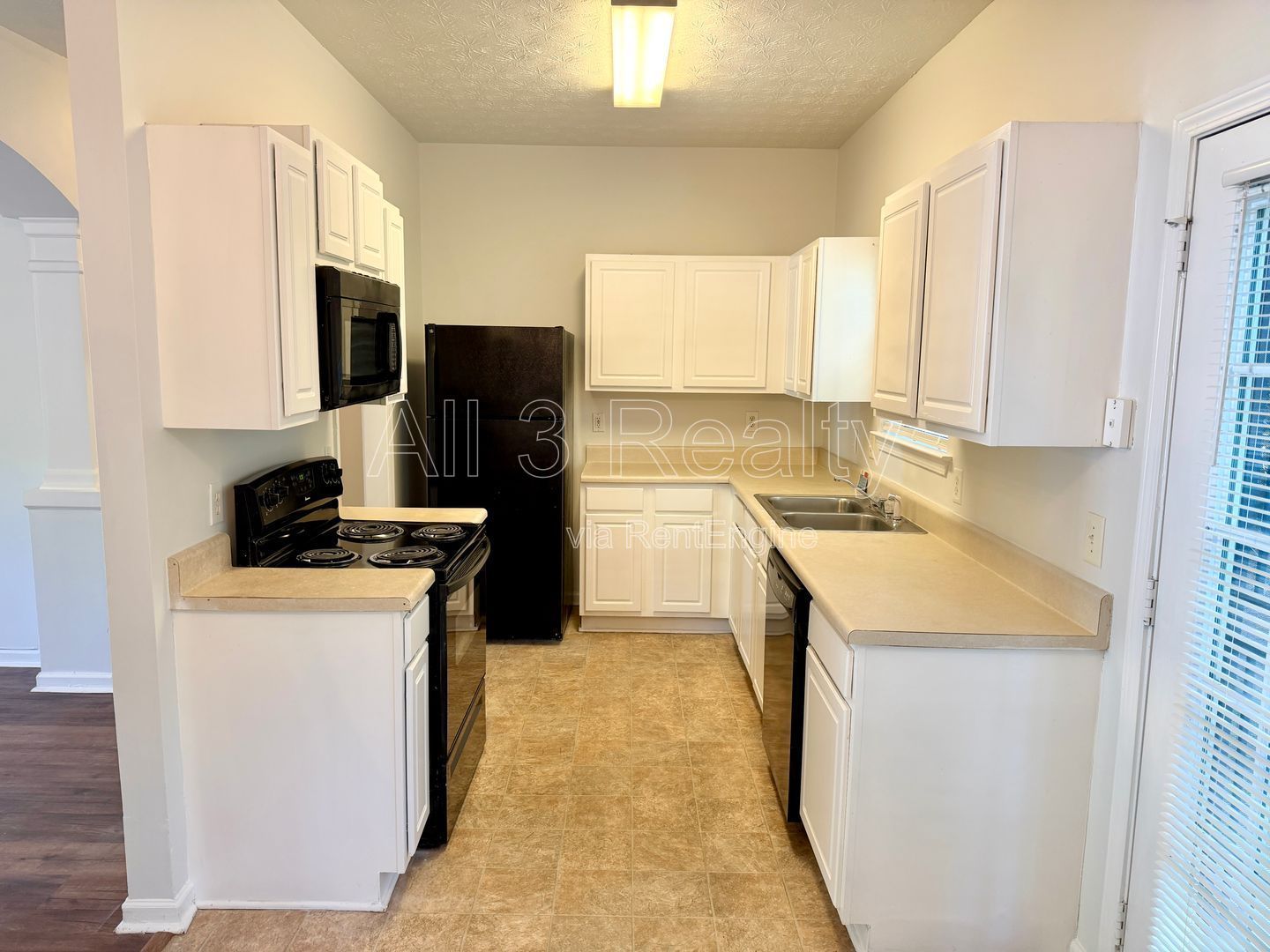 Charming 3-bedroom, 2-bath home in Atlanta property image