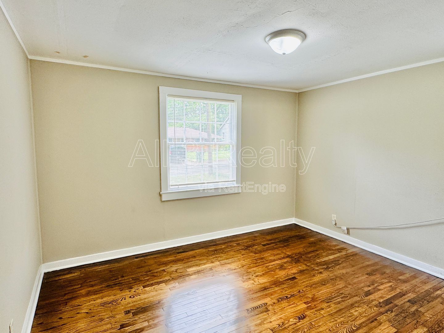 2-Bedroom bungalow cutie in Capitol Heights property image