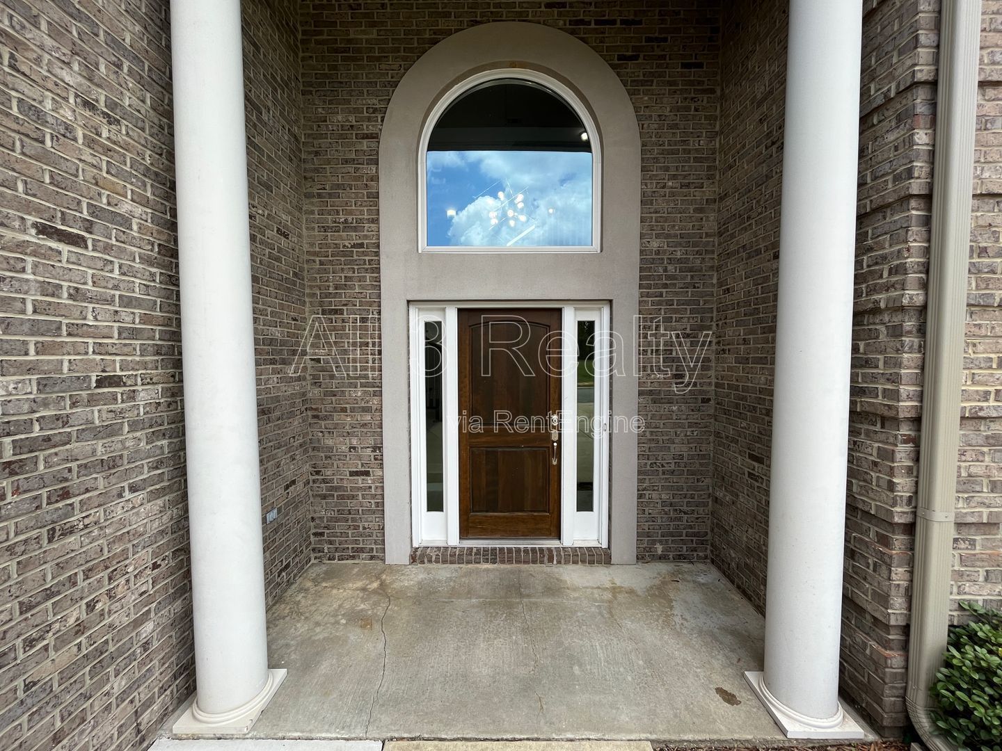 Spacious 5-Bedroom Dream Home property image