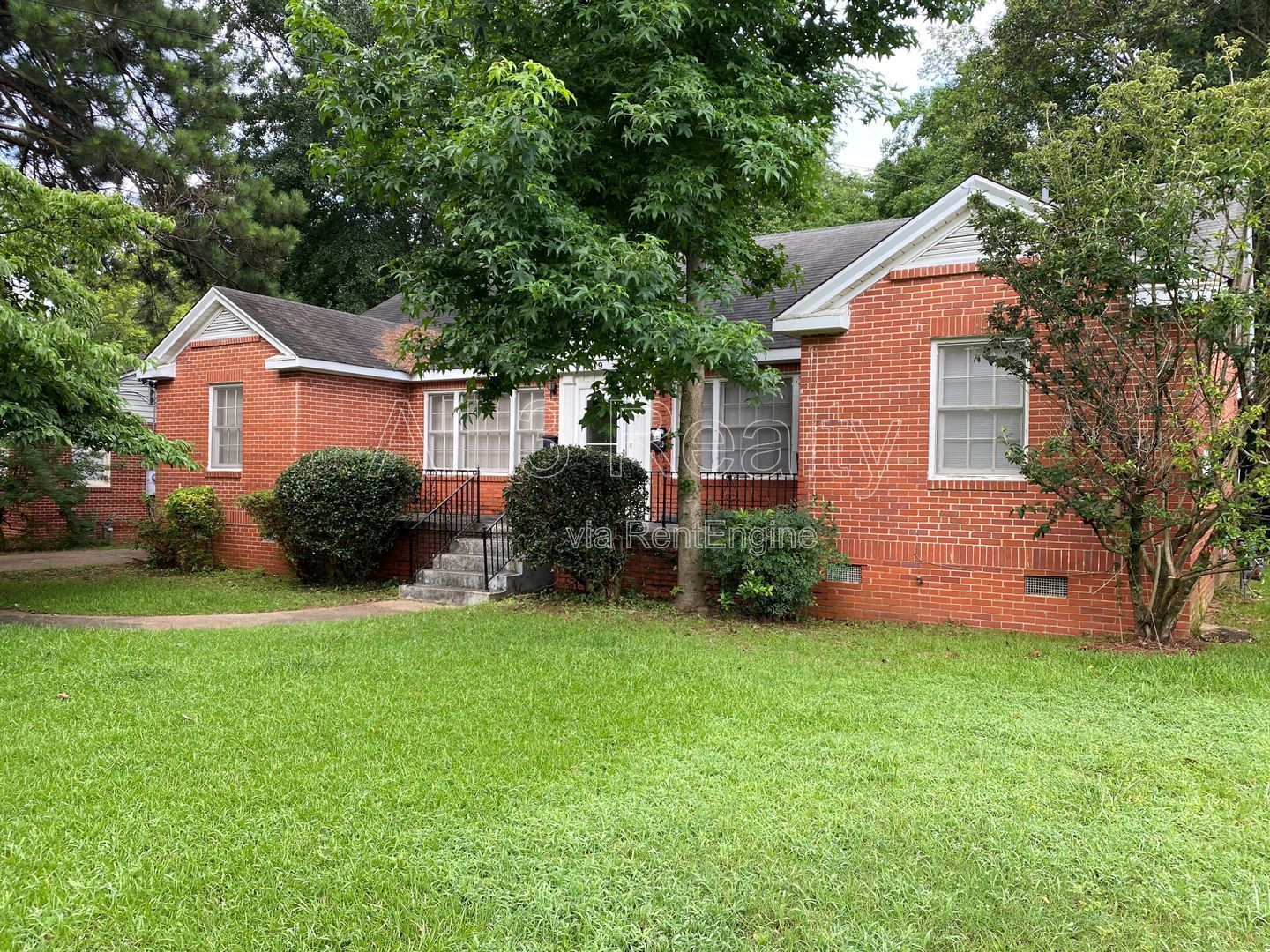 Charming 2-bedroom waiting to be yours !! property image