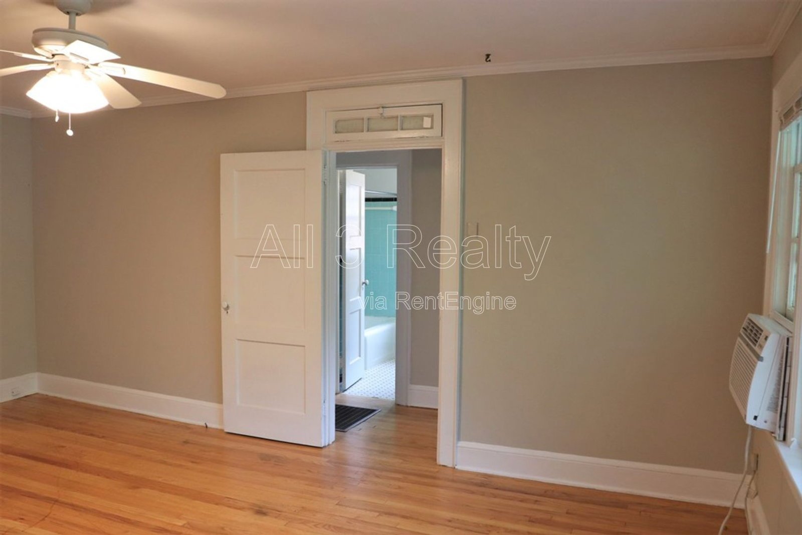Charming 2-bedroom waiting to be yours !! property image