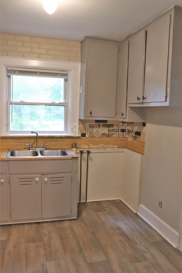 Charming 2-bedroom waiting to be yours !! property image