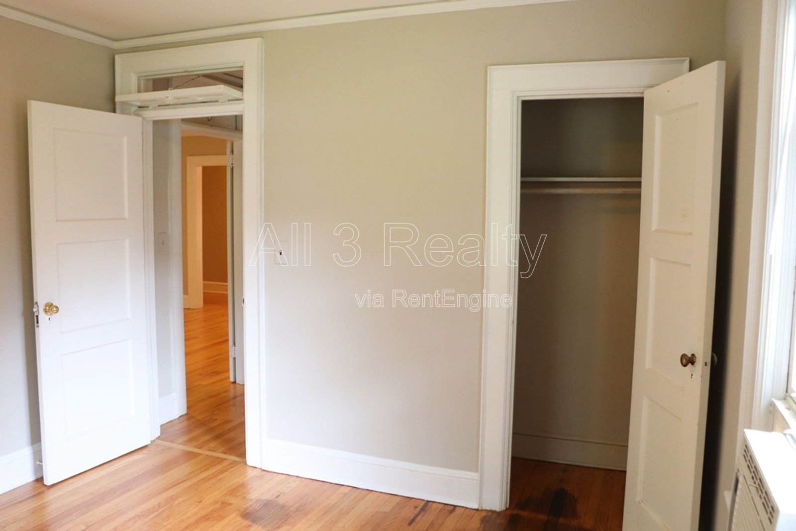 Charming 2-bedroom waiting to be yours !! property image