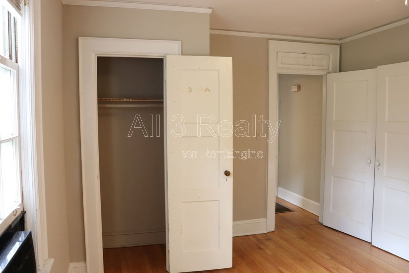 Charming 2-bedroom waiting to be yours !! property image