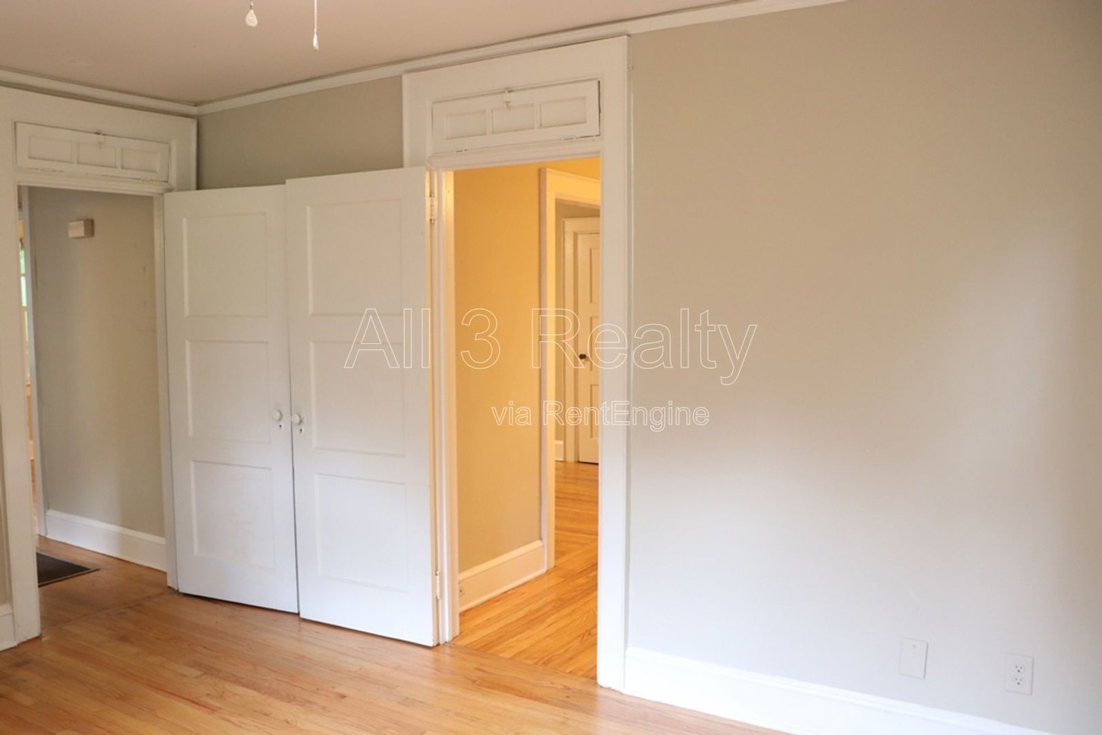 Charming 2-bedroom waiting to be yours !! property image