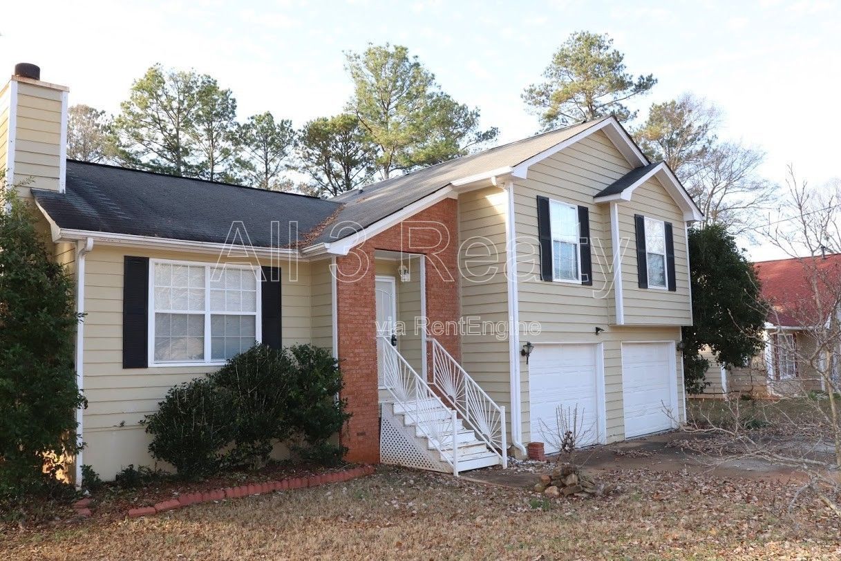 Discover this 3-bedroom, 2-bath home in McDonough, GA, offering a comfortable layout and functional features. property image