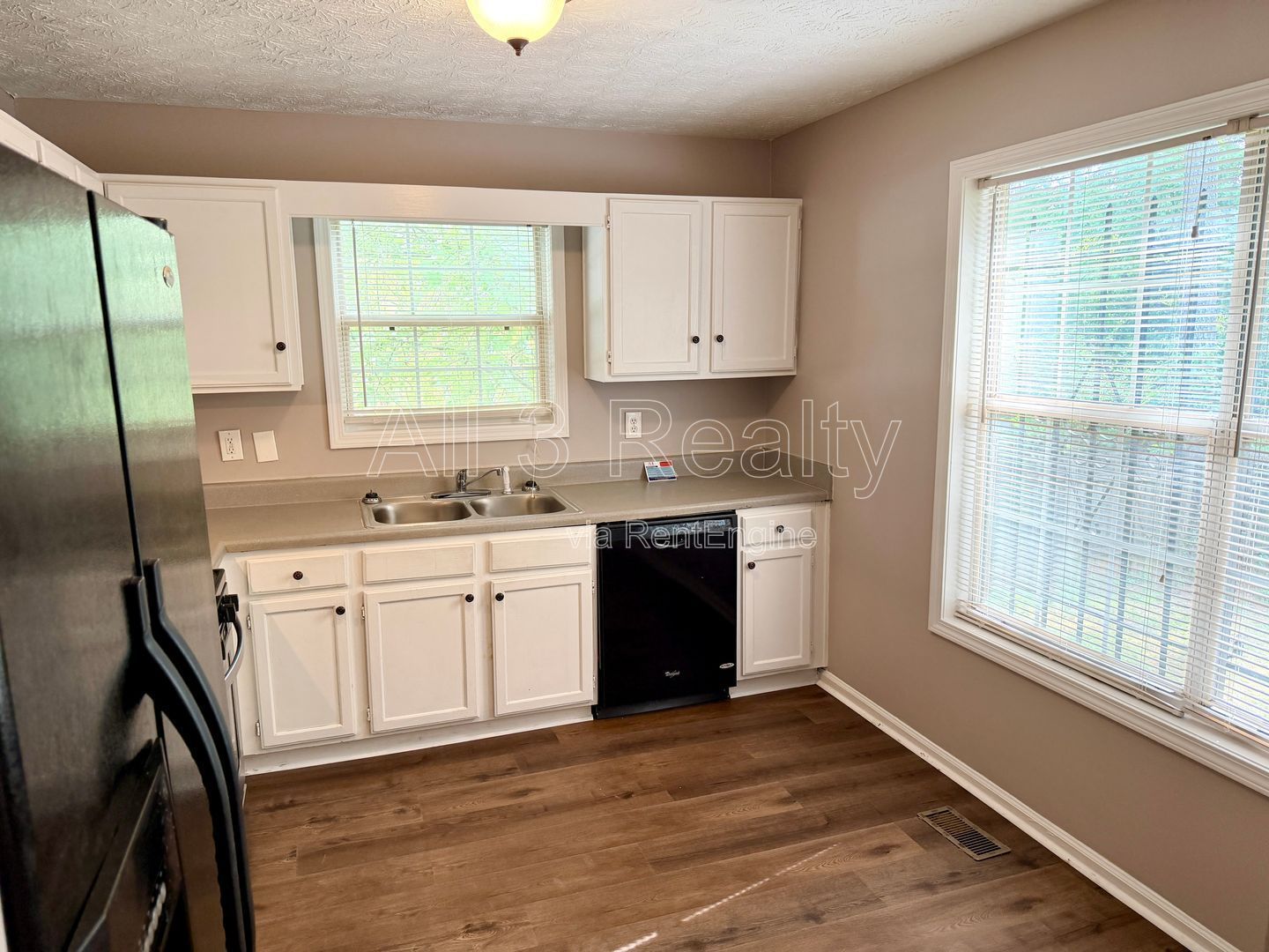 Discover this 3-bedroom, 2-bath home in McDonough, GA, offering a comfortable layout and functional features. property image