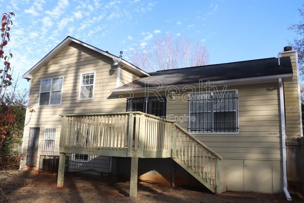Discover this 3-bedroom, 2-bath home in McDonough, GA, offering a comfortable layout and functional features. property image