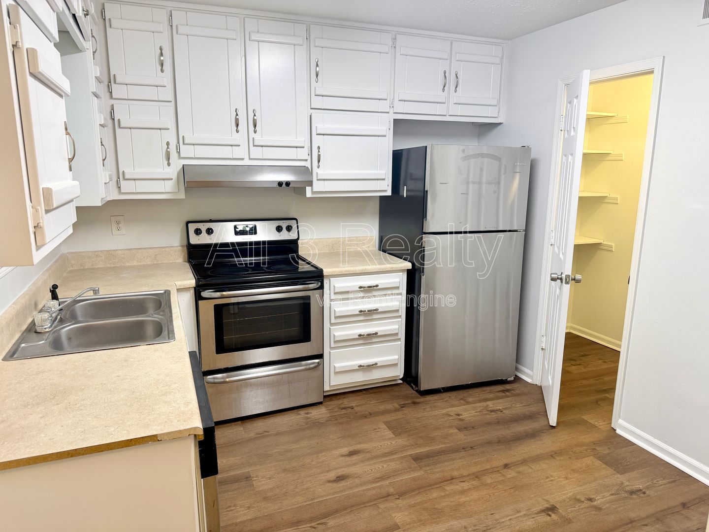 Welcome to the Delightful End Unit! This charming 2-bedroom, 2-bathroom townhome is located in the vibrant community of Fayetteville, GA. property image