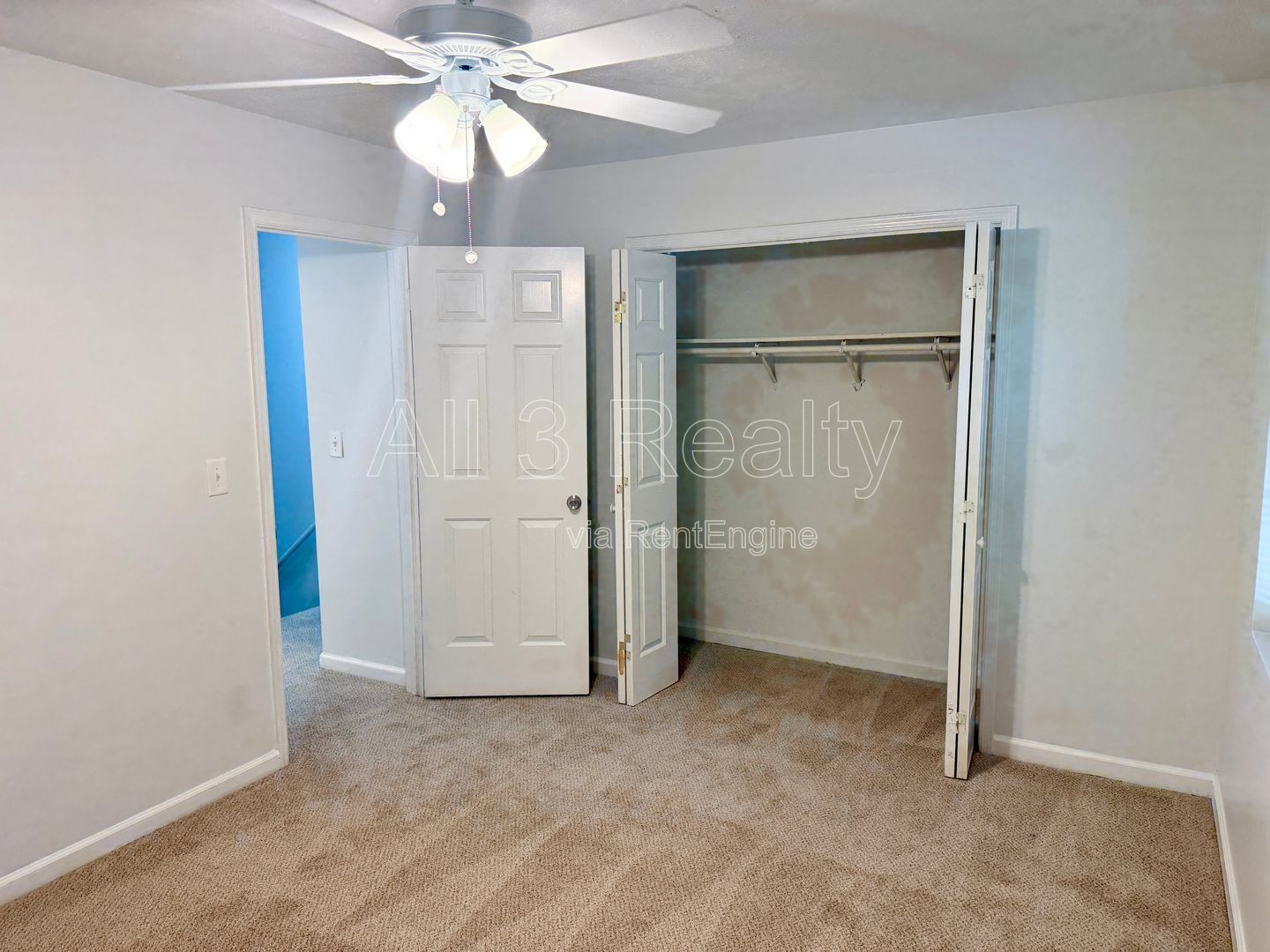 Welcome to the Delightful End Unit! This charming 2-bedroom, 2-bathroom townhome is located in the vibrant community of Fayetteville, GA. property image