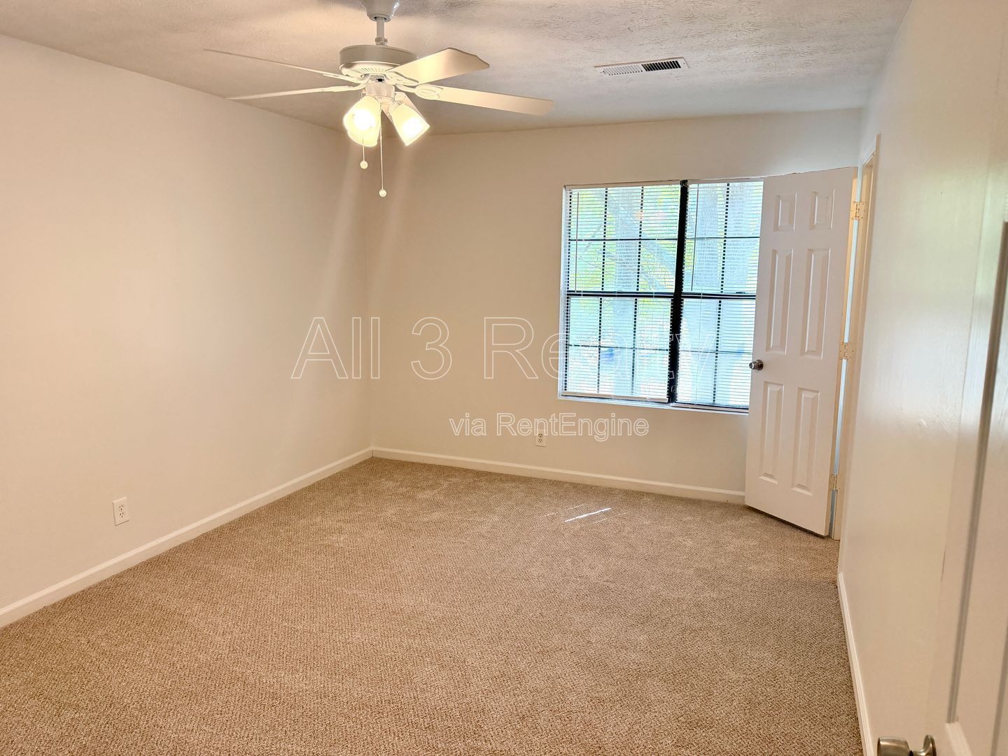 Welcome to the Delightful End Unit! This charming 2-bedroom, 2-bathroom townhome is located in the vibrant community of Fayetteville, GA. property image