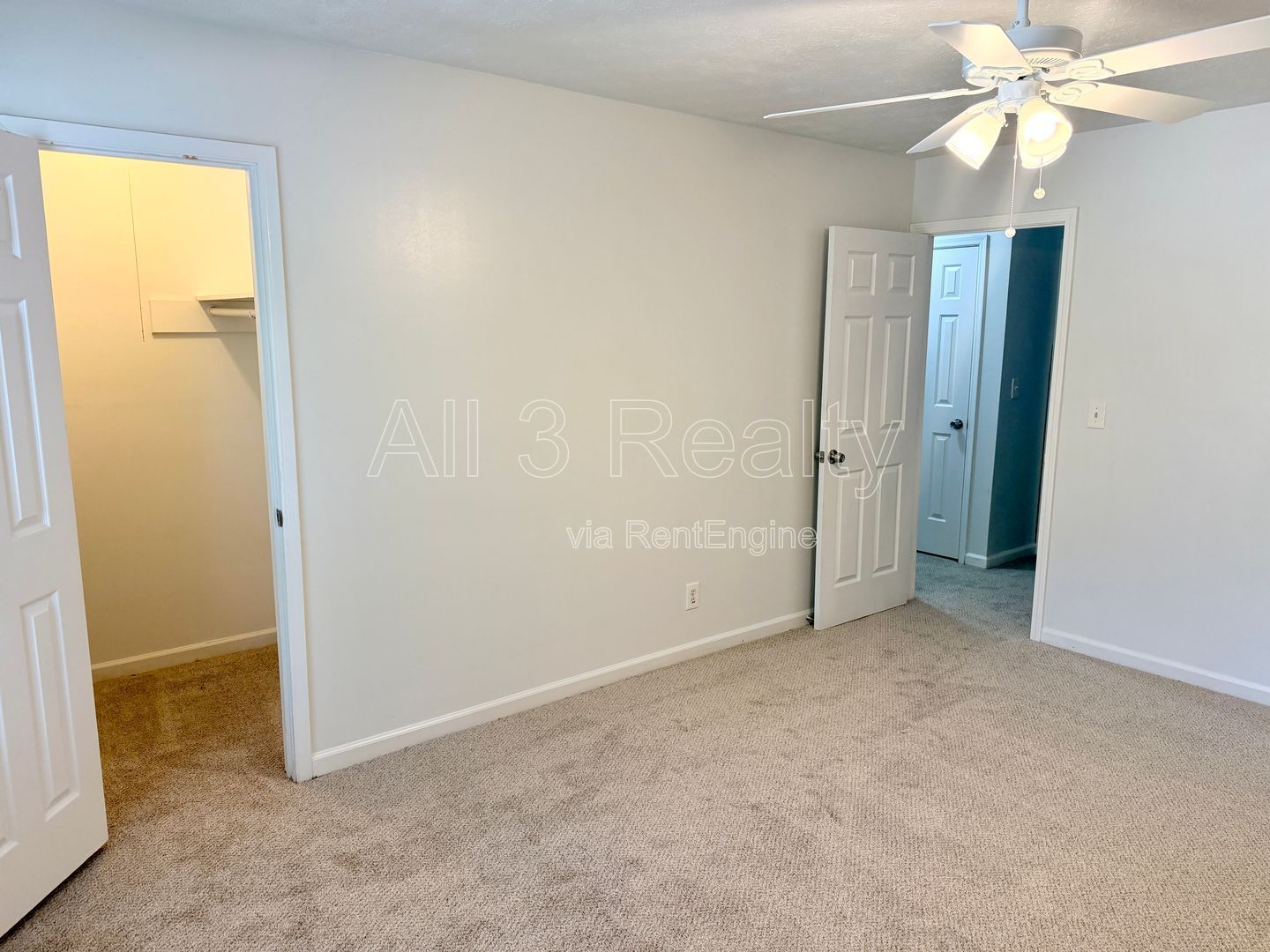 Welcome to the Delightful End Unit! This charming 2-bedroom, 2-bathroom townhome is located in the vibrant community of Fayetteville, GA. property image