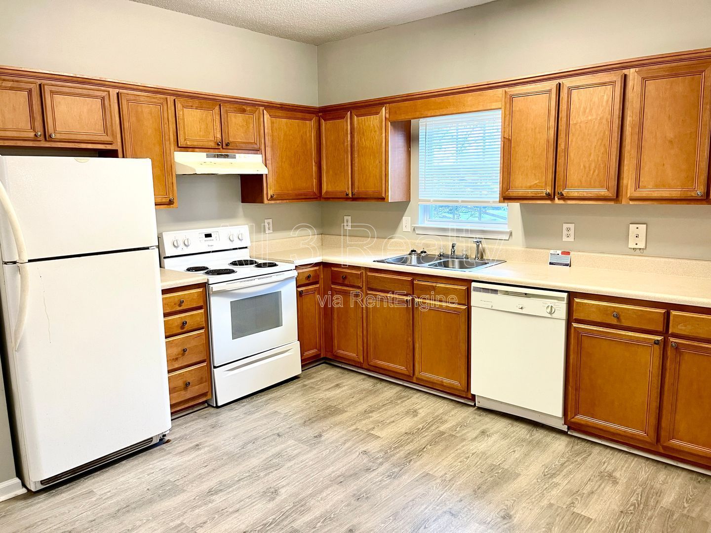 Introducing a charming 3-bedroom, 2.5-bathroom home located in the desirable area of Conyers, GA. property image