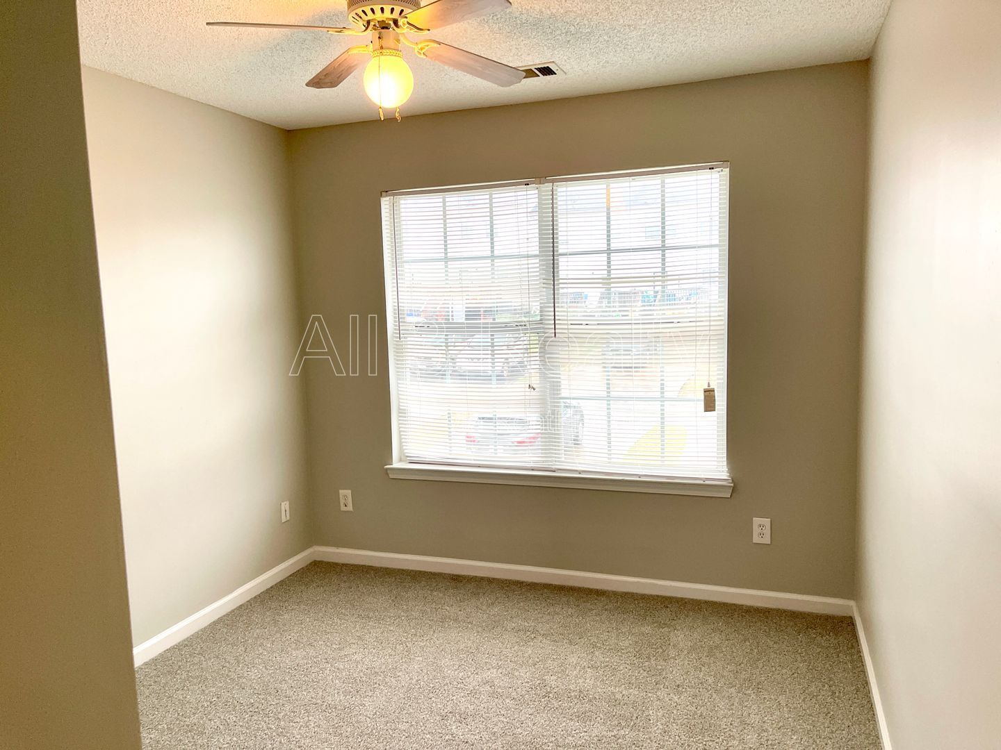 Introducing a charming 3-bedroom, 2.5-bathroom home located in the desirable area of Conyers, GA. property image