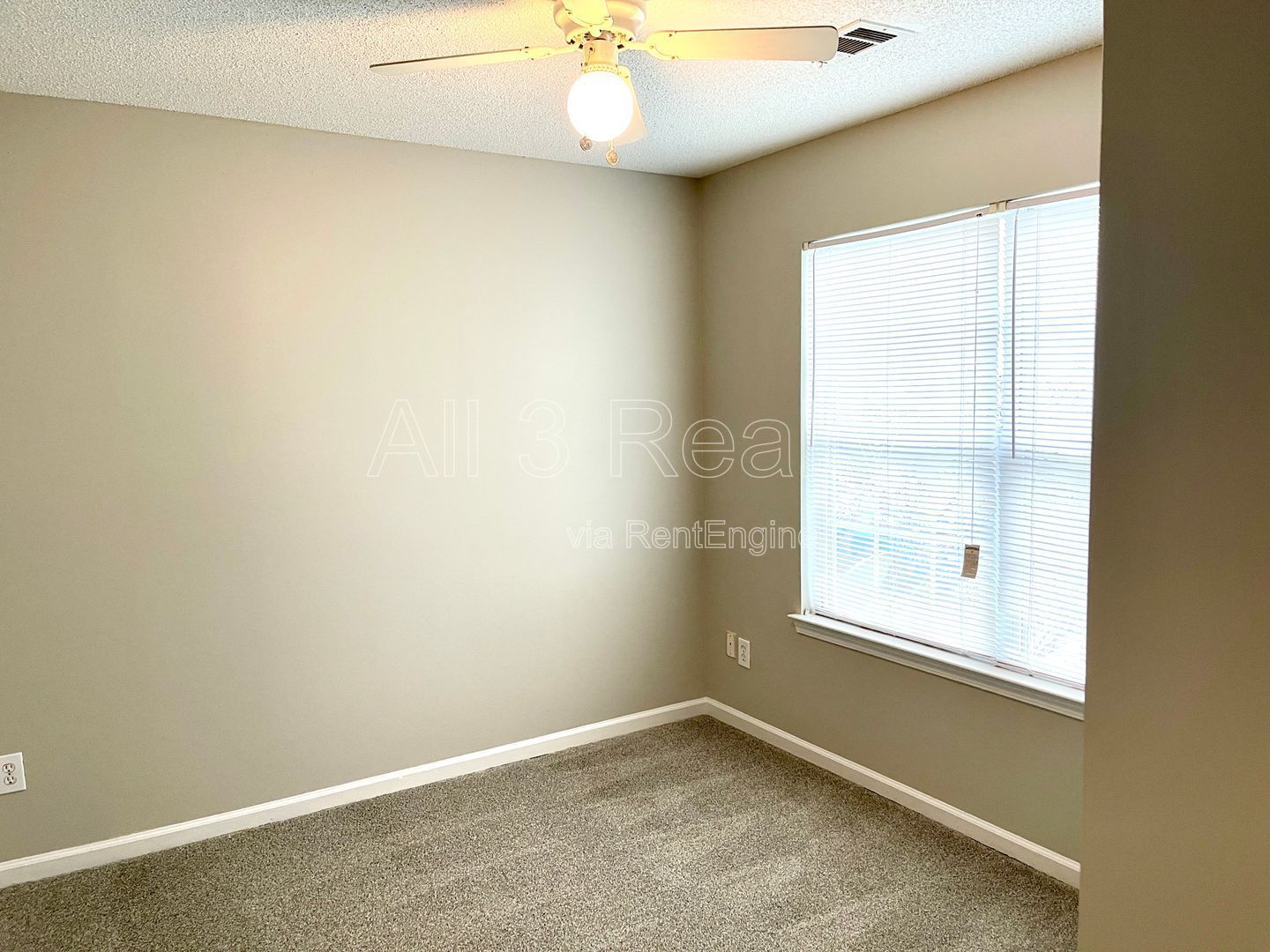 Introducing a charming 3-bedroom, 2.5-bathroom home located in the desirable area of Conyers, GA. property image