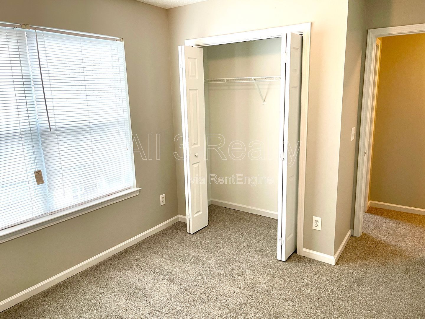 Introducing a charming 3-bedroom, 2.5-bathroom home located in the desirable area of Conyers, GA. property image