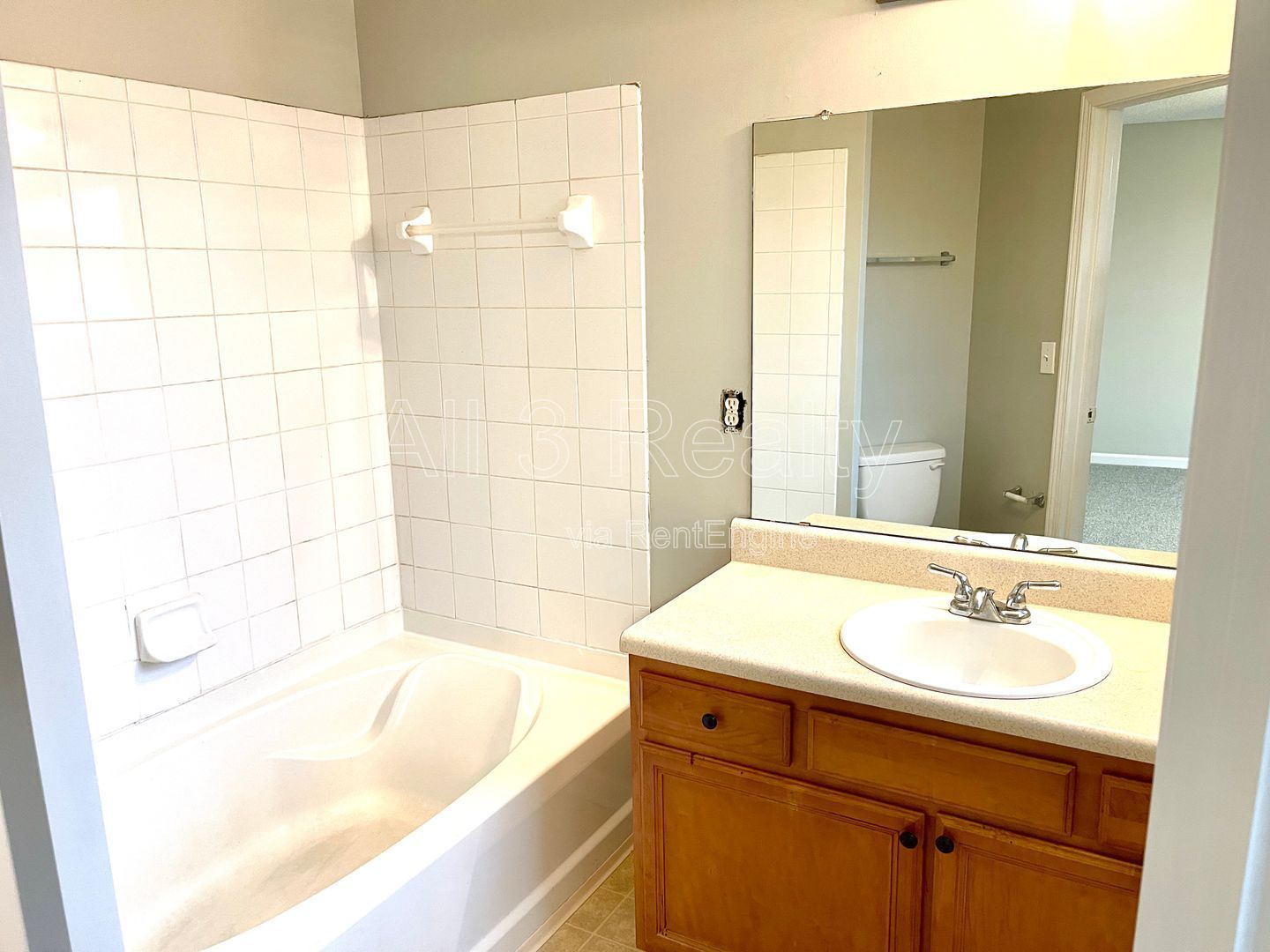 Introducing a charming 3-bedroom, 2.5-bathroom home located in the desirable area of Conyers, GA. property image