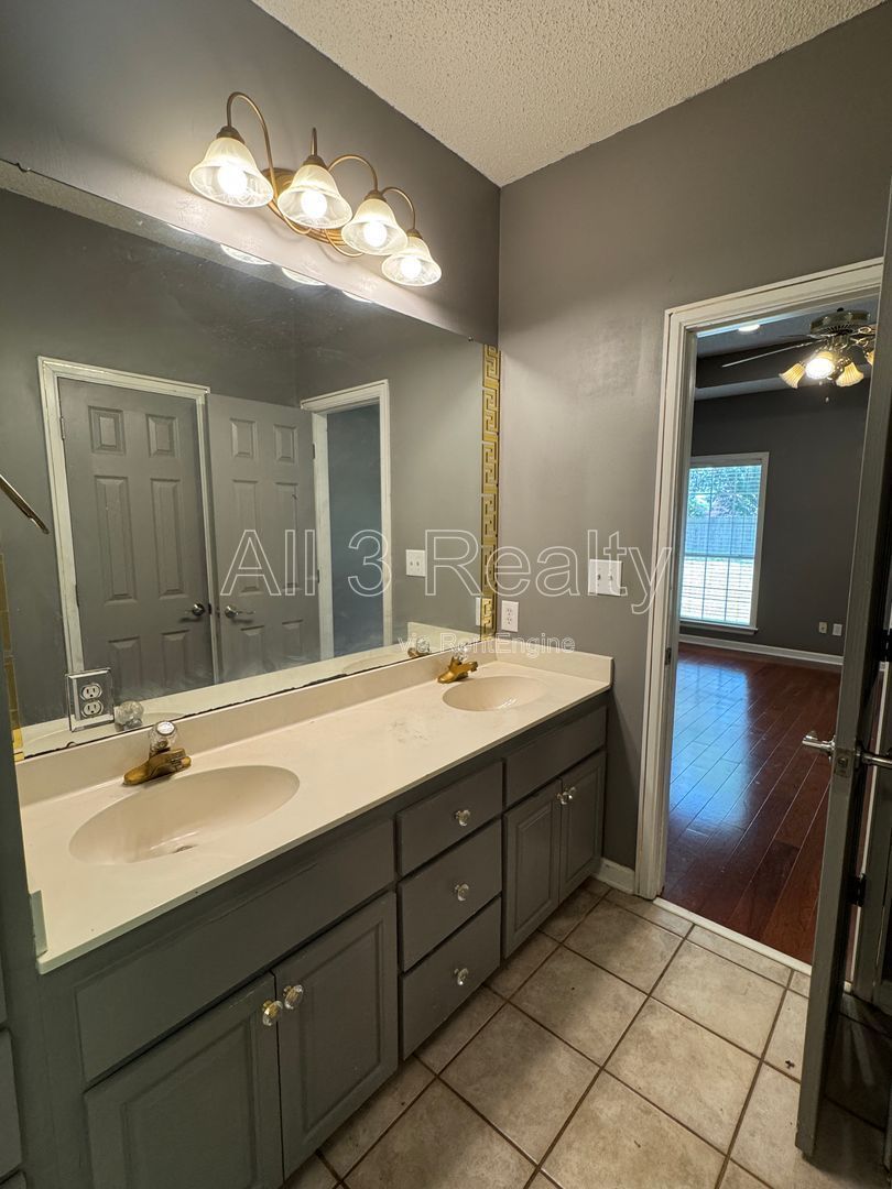 3- Bedroom Gem property image